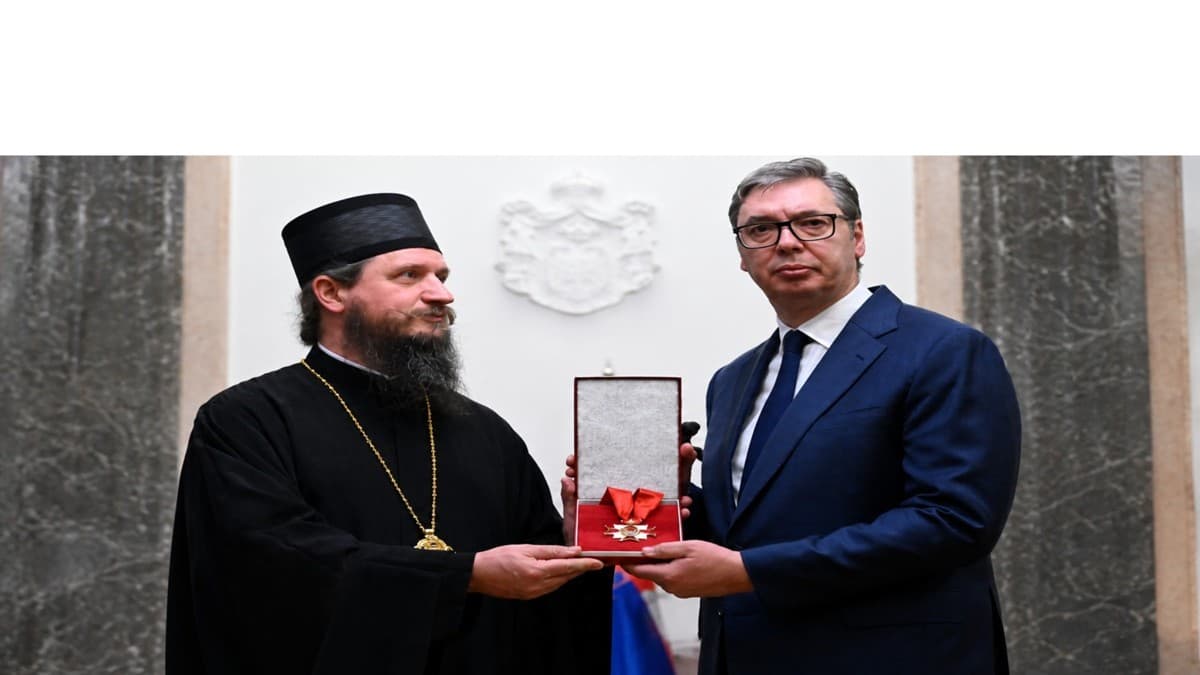 ЕПИСКОП СЕРГИЈЕ: Вучићево распеће је наше васкрсење