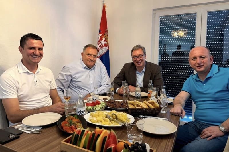 МИЛАН ЈОВАНОВИЋ Анатомија комшијског страха: Како је Вучић поново уплашио Сарајево?